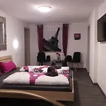 Gaestehaus Metropolitan Гостевой дом Руст